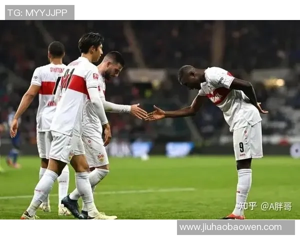 欧联杯历史冷门里昂大胜本菲卡五球狂潮引发全场震撼