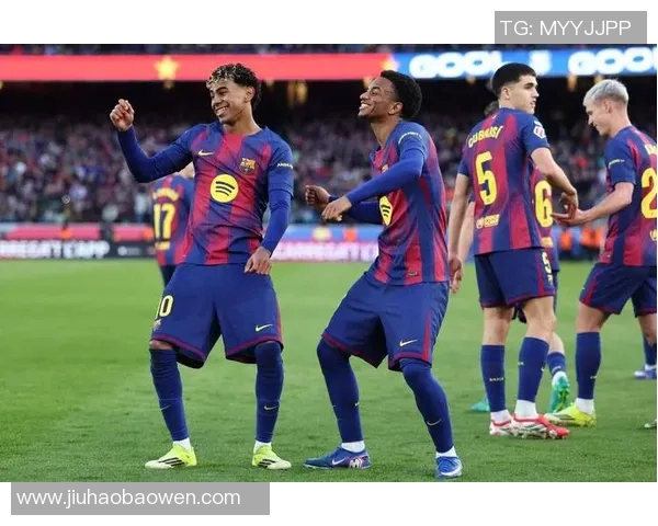 巴萨逆转曼联6-2晋级国王杯争议判罚引发全场热议